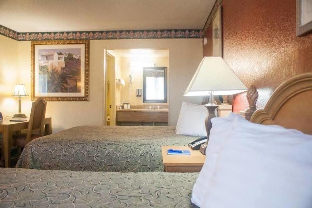 Polynesian Inn Saint Cloud Ngoại thất bức ảnh